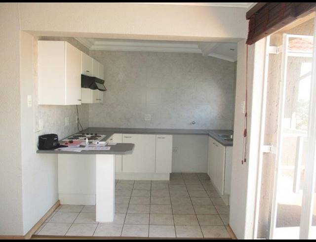 2 BEDROOM TOWNHOUSE FOR SALE IN BASSONIA